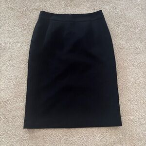 Isabella DeMarco Black Crepe Skirt Sz 4 Straight Rear Zip Formal Business Party